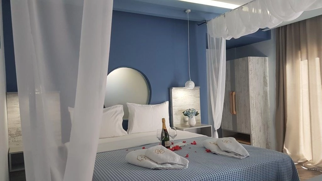 The same blue suite with canopy before retouching